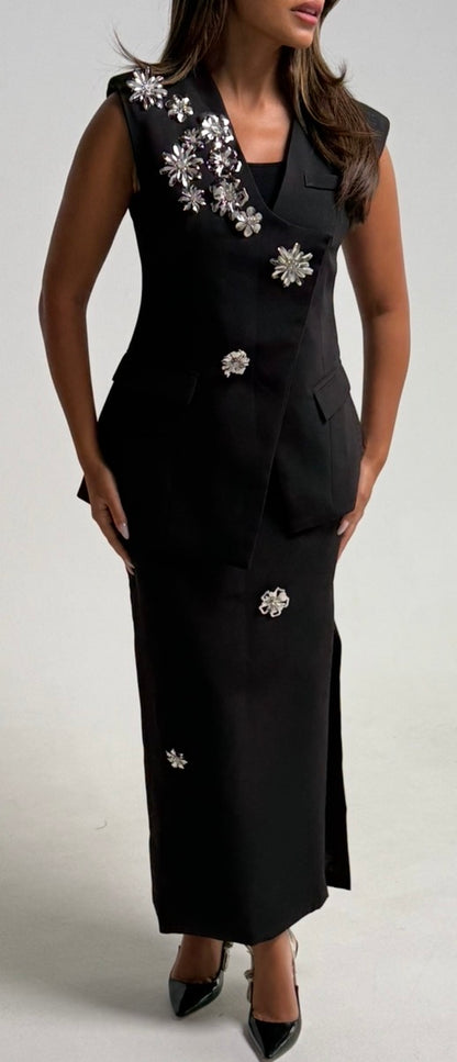016-Raya set in black Fay the label
