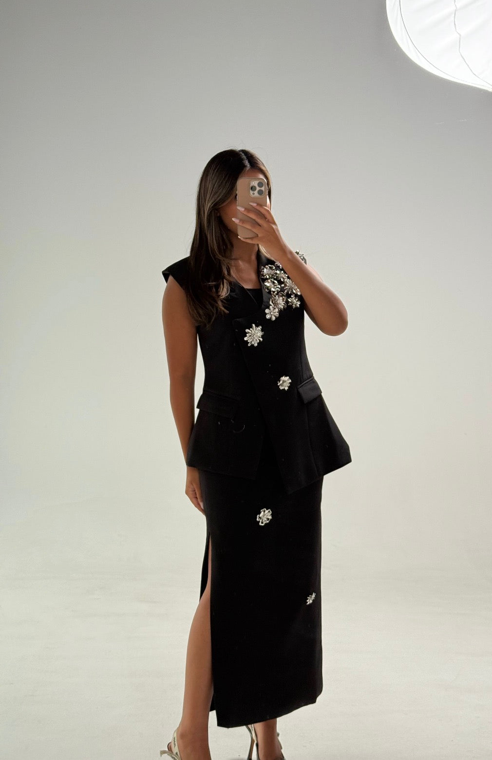 016-Raya set in black Fay the label